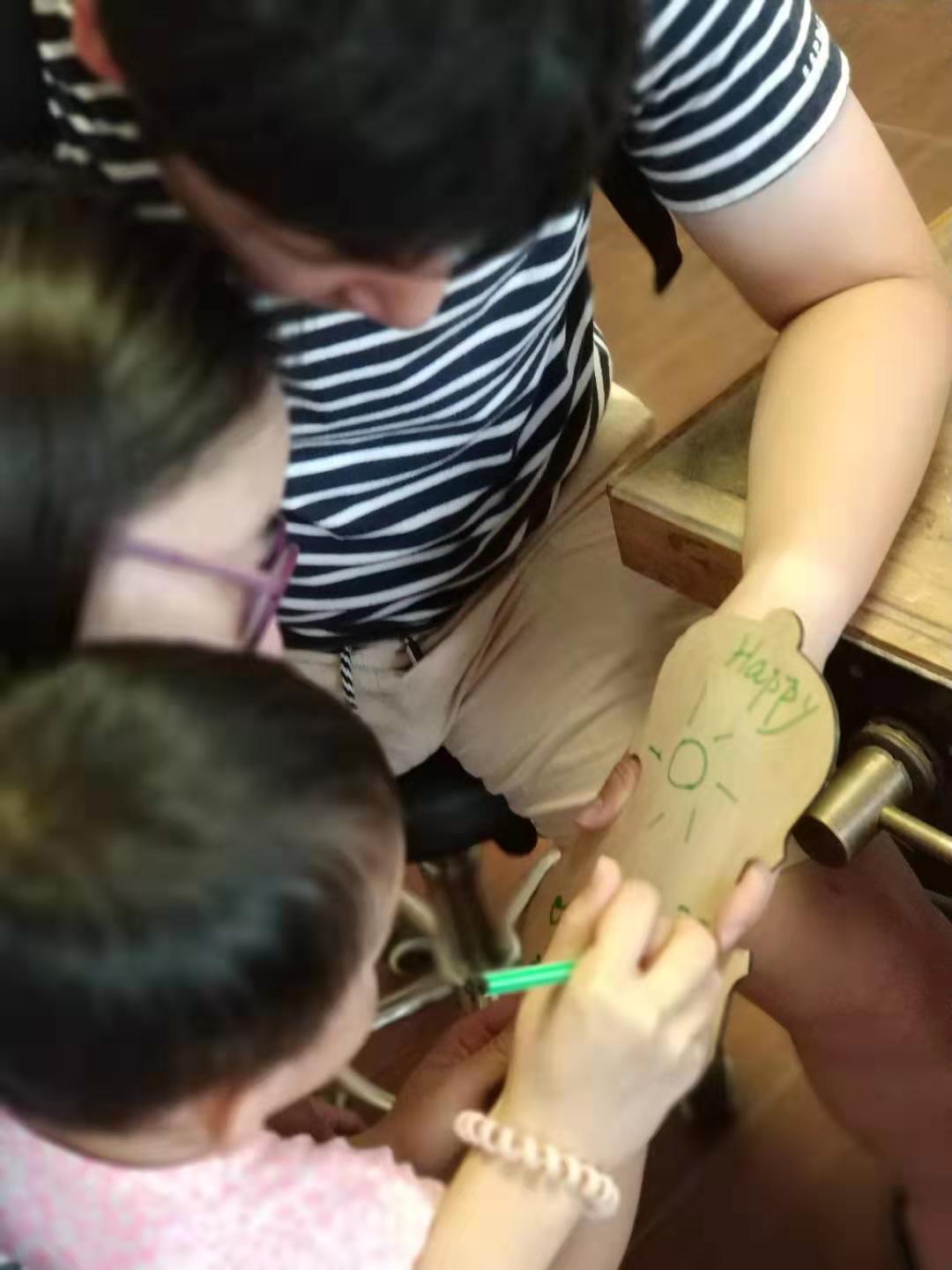 NYC紐約國際兒童俱樂部平谷早教中心：《探秘愛“琴”?！坊仡? /> 
</p>
<p style=